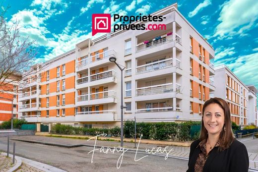 Apartment / Etagenwohnung in Massy, Essonne