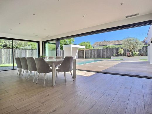 Luxury home in Le Taillan-Médoc, Gironde