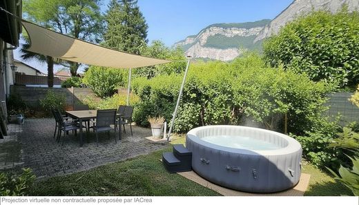 Luxury home in Crolles, Isère