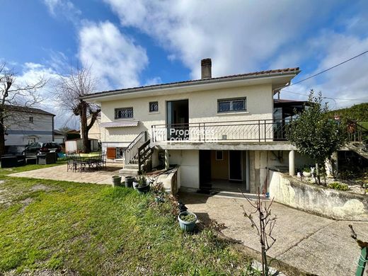 Luxe woning in Le Taillan-Médoc, Gironde