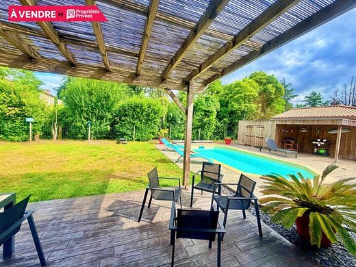 Luxury home in Camblanes, Gironde