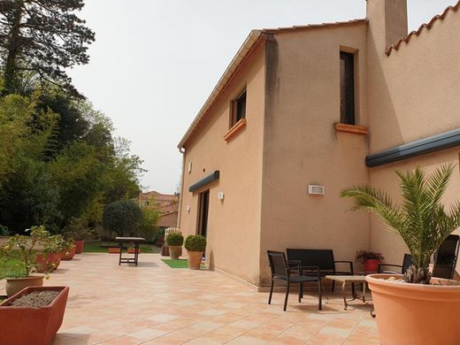 Luxury home in Ceret, Pyrénées-Orientales