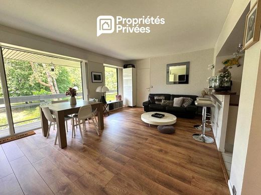 Apartment / Etagenwohnung in Versailles, Yvelines