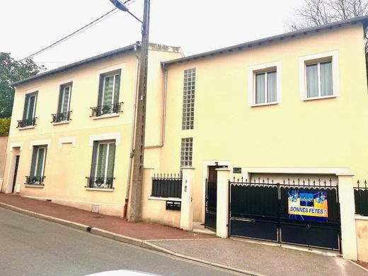 Casa di lusso a Juvisy-sur-Orge, Essonne