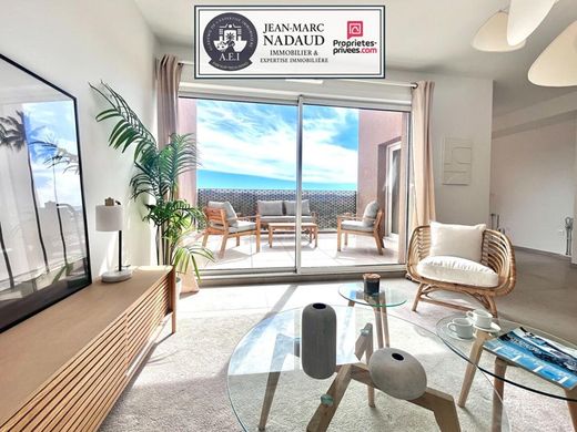 Apartment / Etagenwohnung in Fréjus, Var