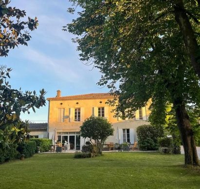 Luxury home in Saint-Laurent-Médoc, Gironde