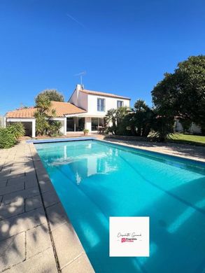 Luxury home in Challans, Vendée