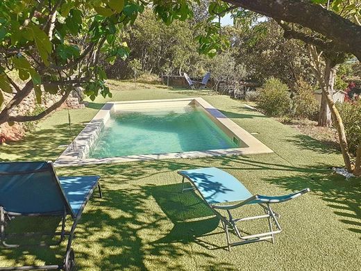 Villa in La Roquebrussanne, Var