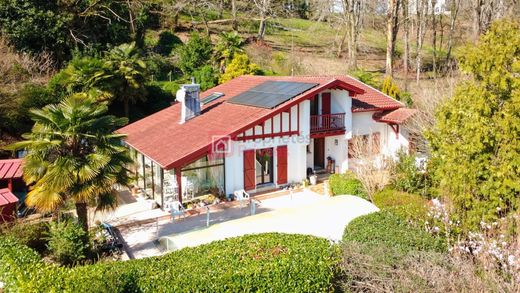 Luxury home in Ustaritz, Pyrénées-Atlantiques