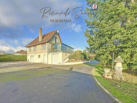 Luxury home in Cinqueux, Oise
