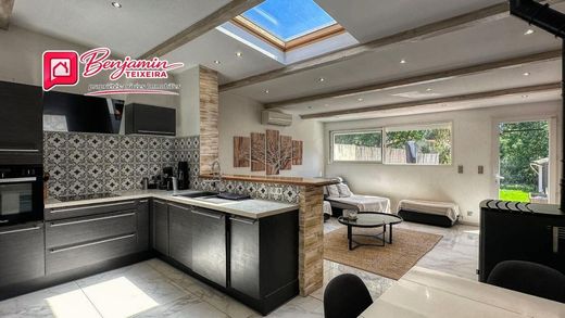 Casa de lujo en Roquebrune-sur-Argens, Var