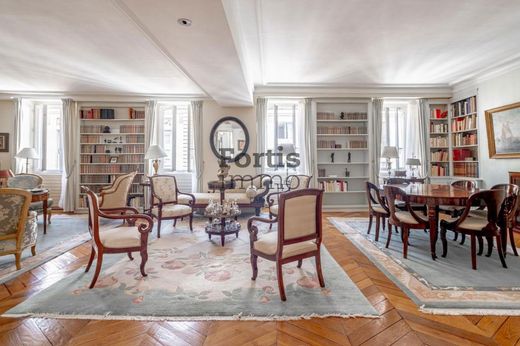 Apartment / Etagenwohnung in Provence-Opéra – Grands Boulevards, Paris