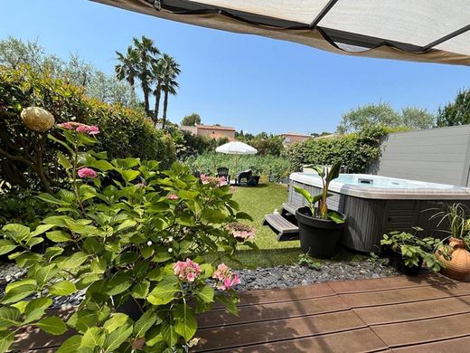 Luxury home in Lattes, Hérault
