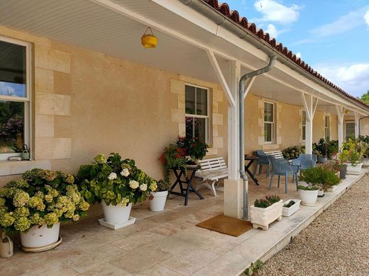 Luxury home in Saint-Seurin-de-Prats, Dordogne