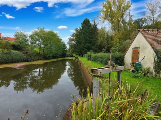 منزل ﻓﻲ Chappes, Allier
