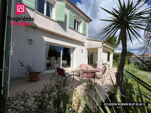 Luxury home in Cozes, Charente-Maritime