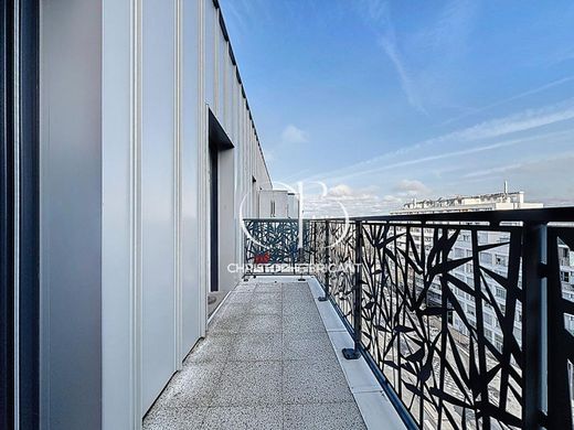 Apartment / Etagenwohnung in Villejuif, Val-de-Marne