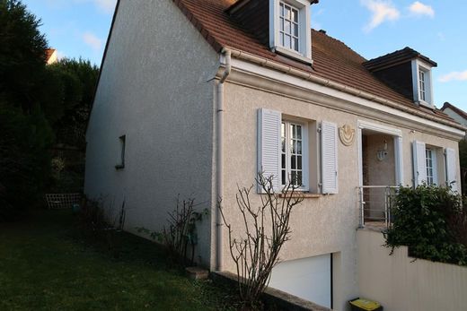Luxe woning in Osny, Val d'Oise