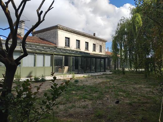 Casa de lujo en Saint-Christoly-Médoc, Gironda