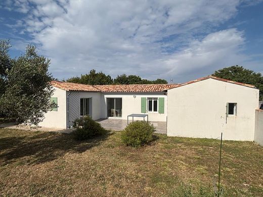 Luxury home in Sainte-Marie-de-Ré, Charente-Maritime