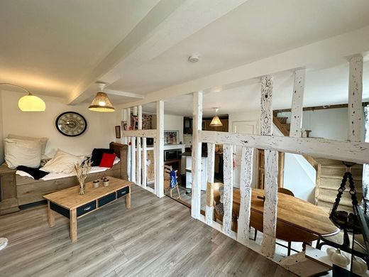 Luxury home in Pont-l'Évêque, Calvados
