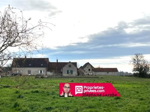 Luxe woning in Moulins, Allier