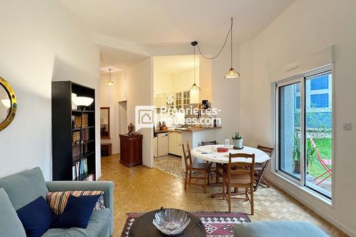 Apartment in Motte-Picquet, Commerce, Necker, Paris
