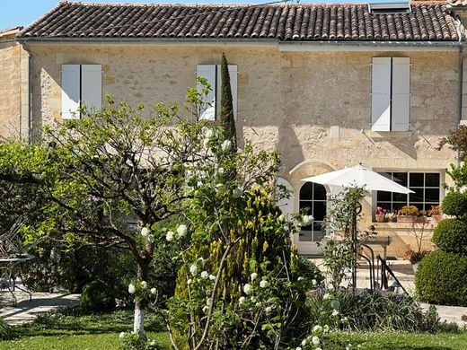 Luxury home in La Sauve, Gironde
