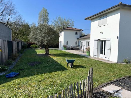 Luxury home in Saint-Sulpice, Gironde