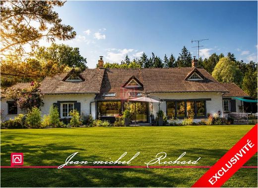 Luxury home in Lassay-sur-Croisne, Loir-et-Cher