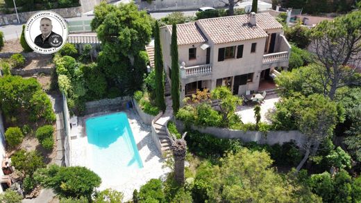 Luxury home in Saint-Aygulf, Var