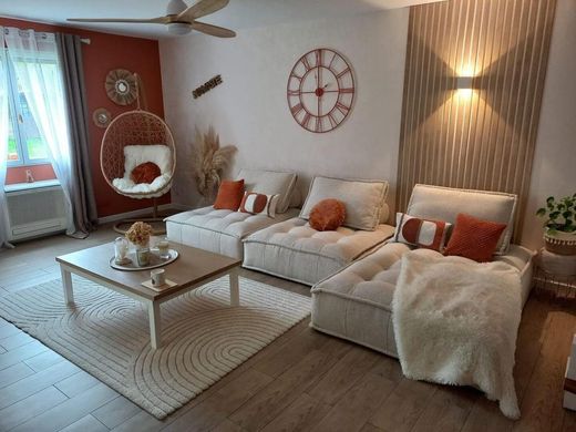 Apartment in Bourg-la-Reine, Hauts-de-Seine