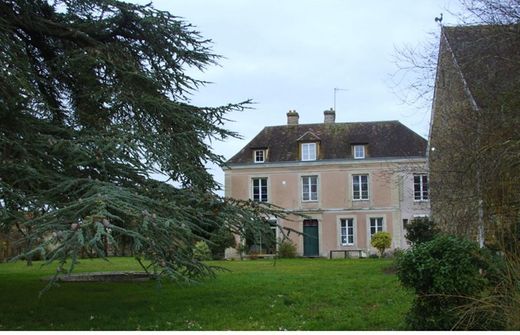 Willa w Crécy-Couvé, Eure-et-Loir