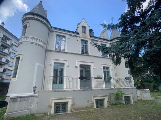 Pau, Pyrénées-Atlantiquesの高級住宅