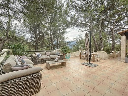 Luxury home in Solliès-Toucas, Var