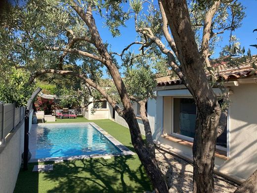 Luxus-Haus in Roquefort-la-Bédoule, Bouches-du-Rhône