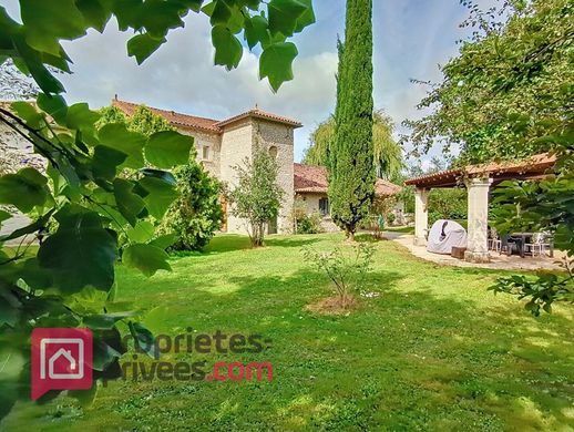 Luxury home in Vézières, Vienne