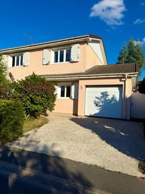 Luxe woning in Saint-Germain-lès-Corbeil, Essonne