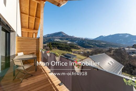 Apartment in Embrun, Hautes-Alpes