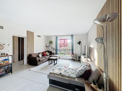 Luxury home in Le Perray-en-Yvelines, Yvelines