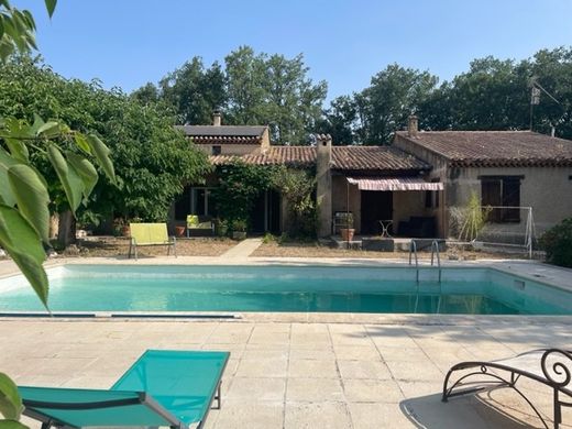 Luxury home in Saint-Saturnin-lès-Apt, Vaucluse