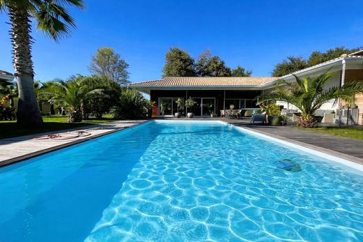 Luxury home in Cestas, Gironde