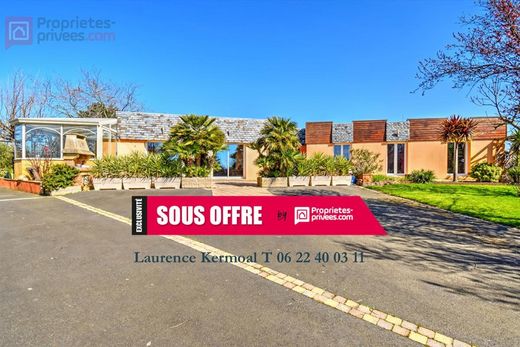 Luxury home in Pleumeur-Bodou, Côtes-d'Armor