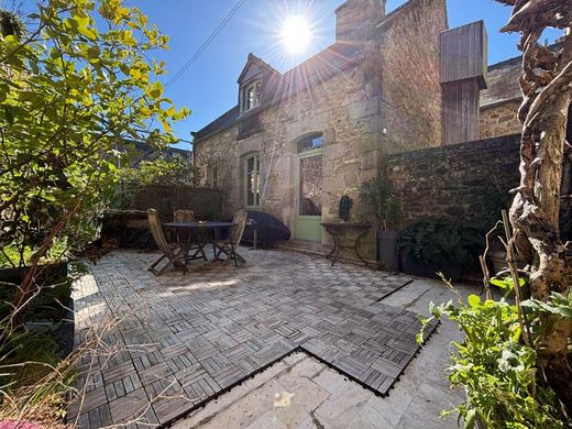 Luxus-Haus in Dinan, Côtes-d'Armor