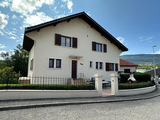 Luxury home in Valserhône, Ain