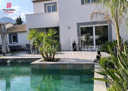 Luxury home in Roquebrune-sur-Argens, Var