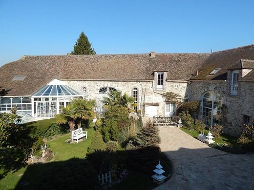 Luxury home in Bazoches-sur-le-Betz, Loiret