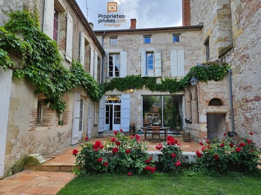 Villa in Agen, Lot-et-Garonne