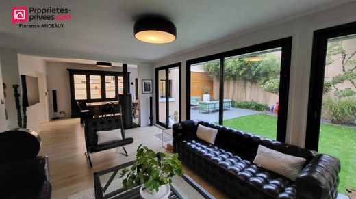 Luxe woning in Saint-Quentin, Aisne