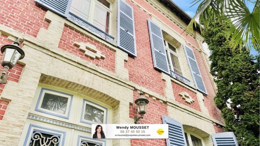 Villa Saint-Nom-la-Bretêche, Yvelines